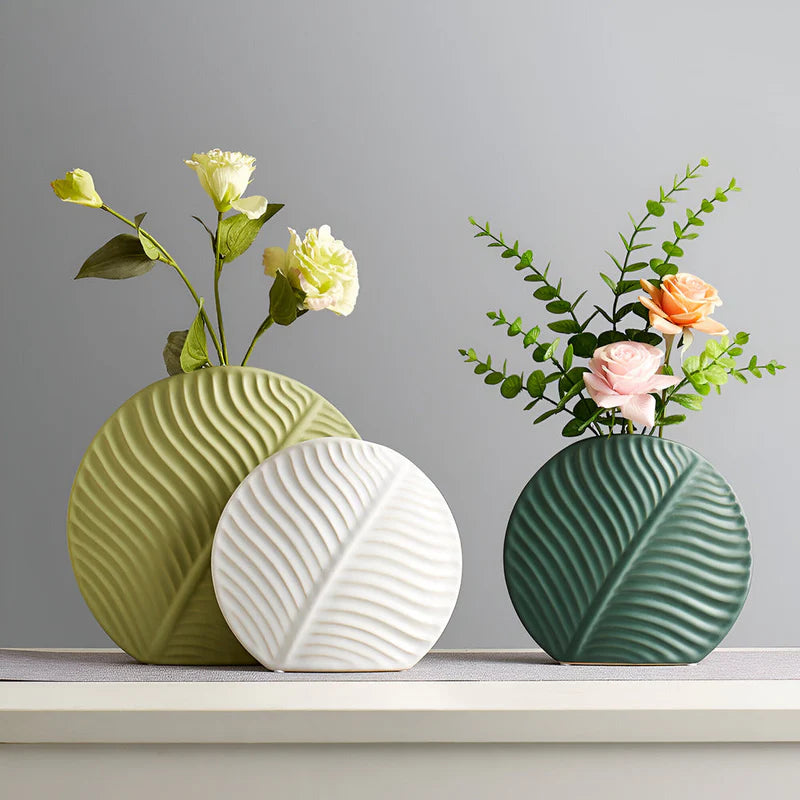 White Ceramic Vase – Handmade Scandinavian Design for Elegant Floral Arrangements